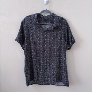 Express Men's Black Tribal Patterned Button Down Shirt (L)